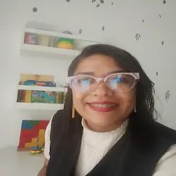Claudia Lima dos Santos, psicopedagoga em Dias d'Ávila